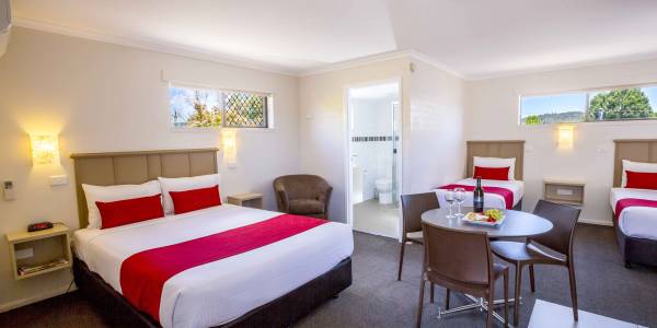 Tourism Darling Downs, Apple & Grape Motel, Motels/Hotels