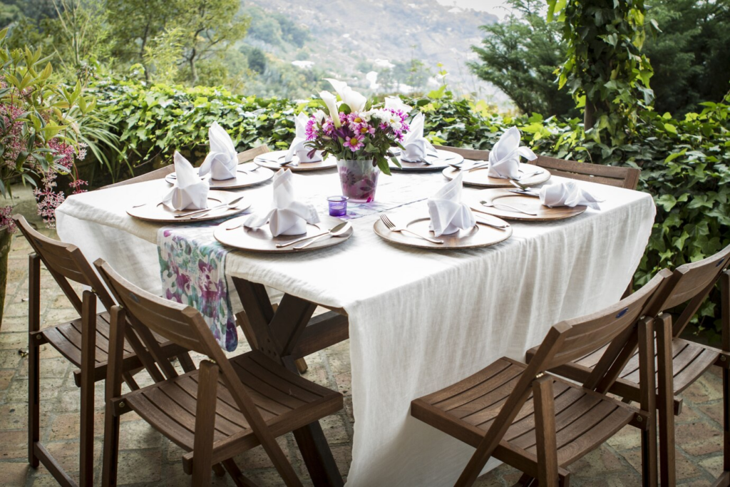 Elevating Outdoor Dining Experiences with Top-Quality Tables